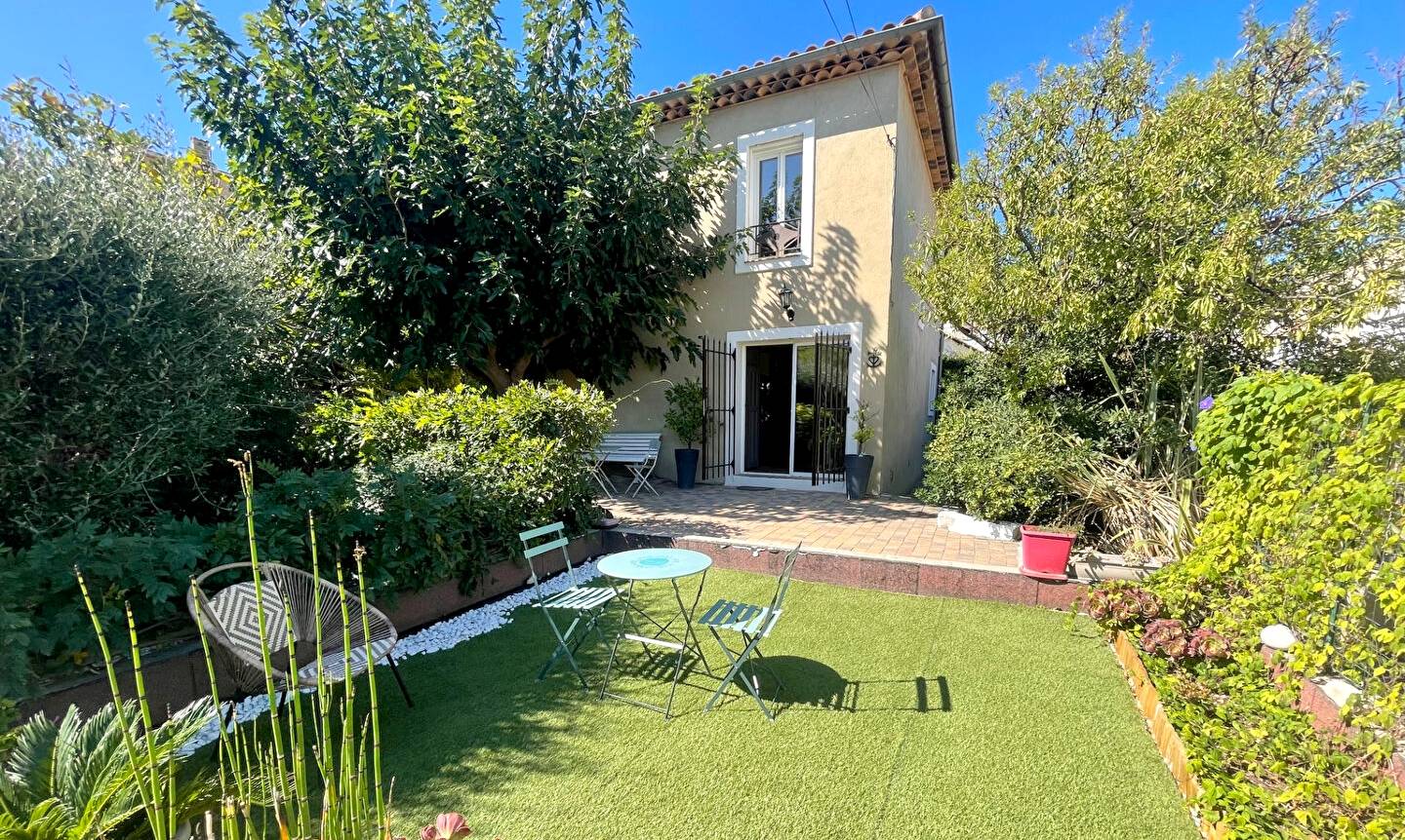 Pavillon avec piscine à vendre dans le quartier des 4 Moulins à La Seyne