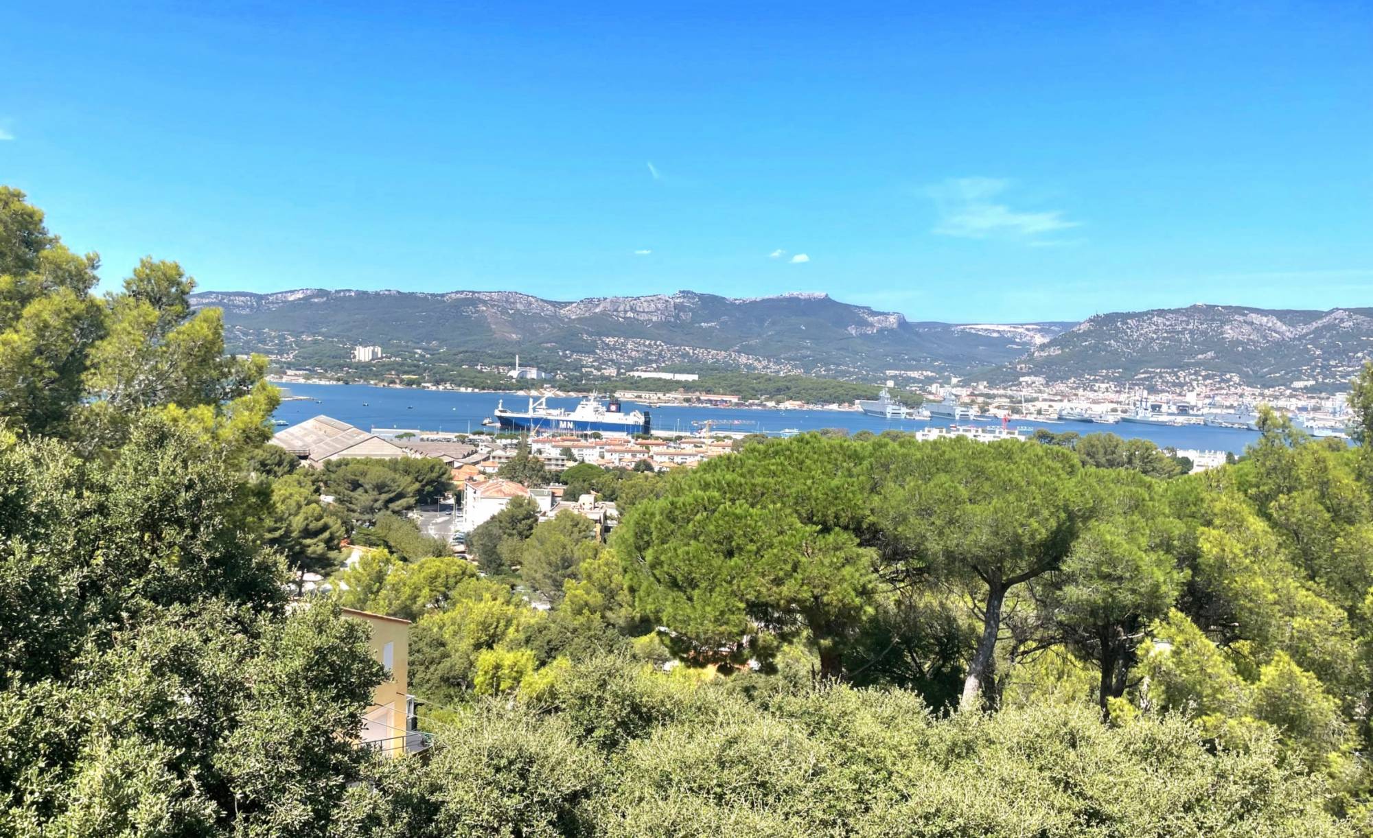 Appartement avec vue mer à vendre aux Hameaux de Tamaris, à La Seyne