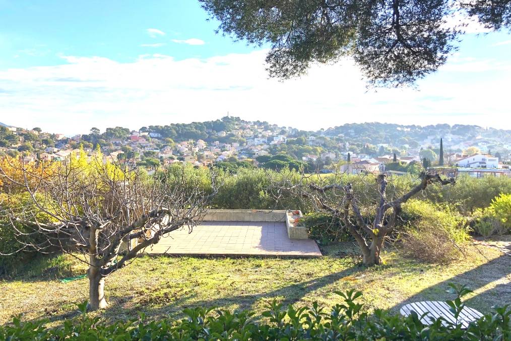 Terrain à vendre à proximité du secteur de la Collégiale à Six-Fours