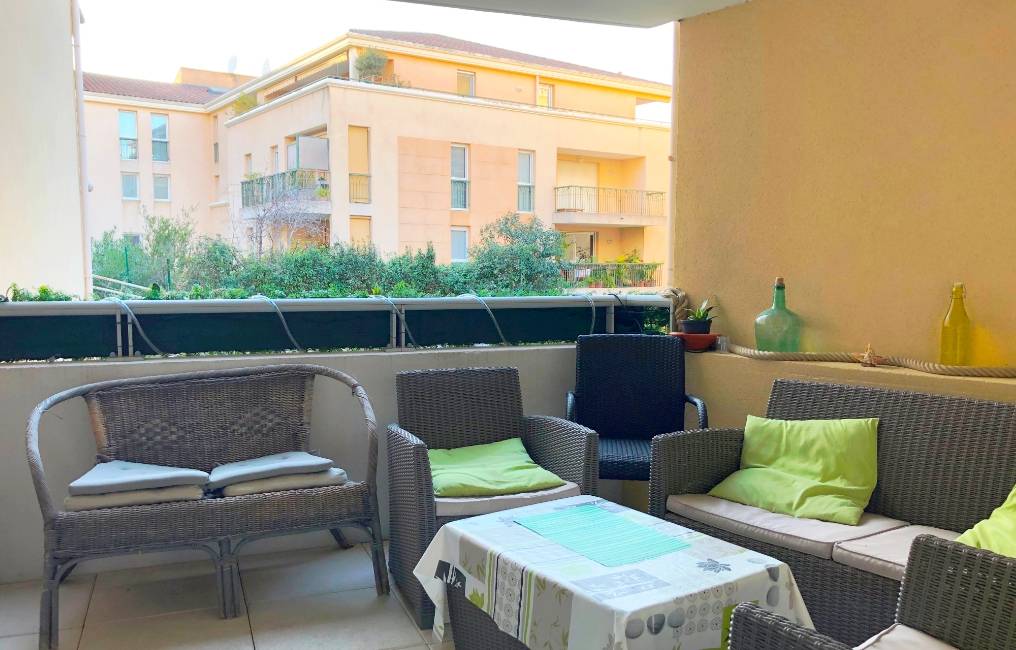 Appartement de type F2 avec grande loggia à vendre à La Seyne-sur-Mer