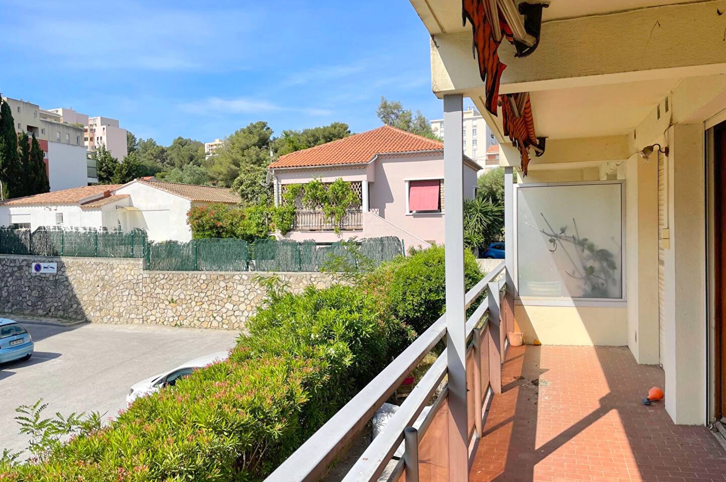 Appartement avec terrasse à vendre au premier étage d'une résidence située à Vignelongue