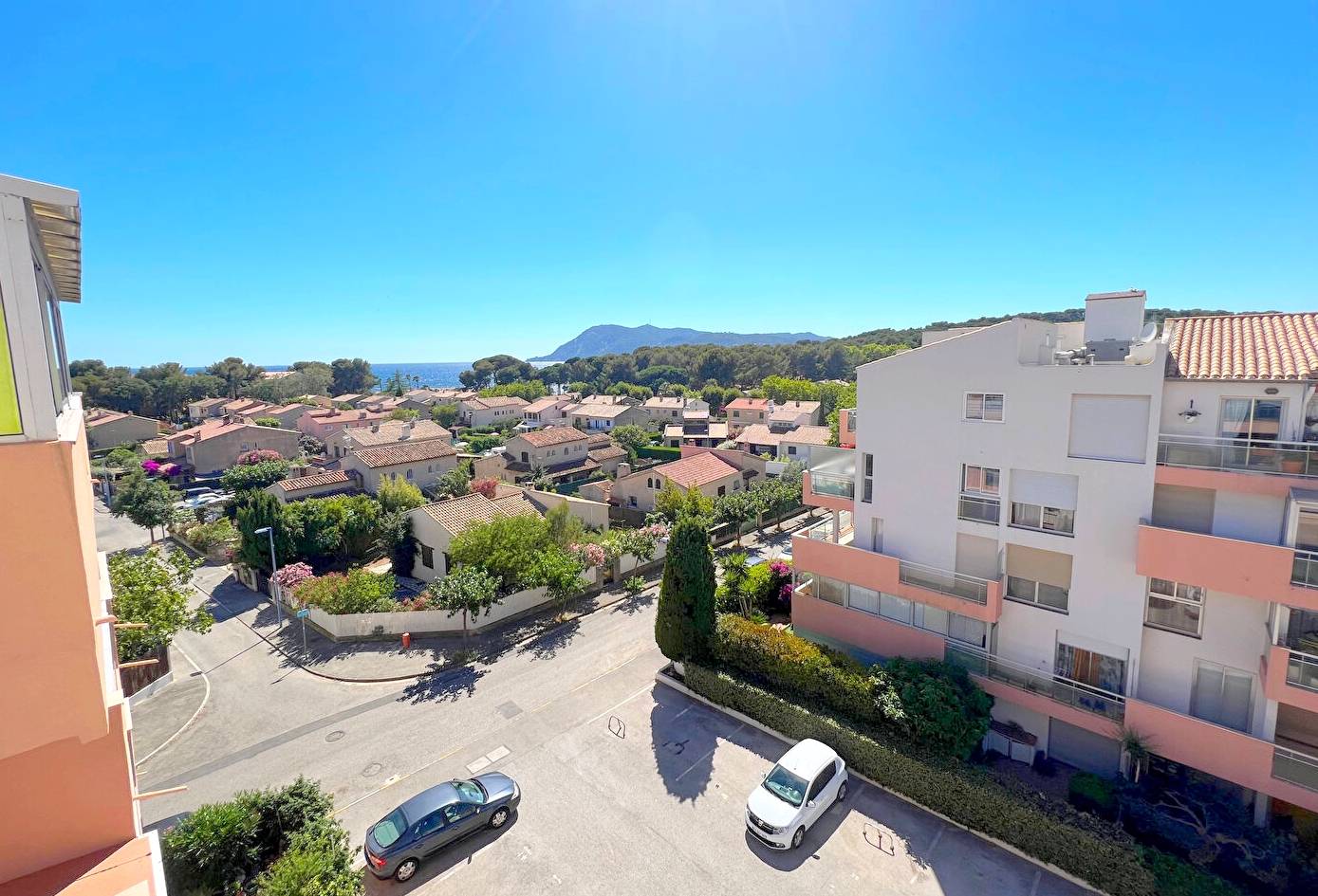 Appartement avec vue mer à vendre Avenue des Romarins à Pin Rolland