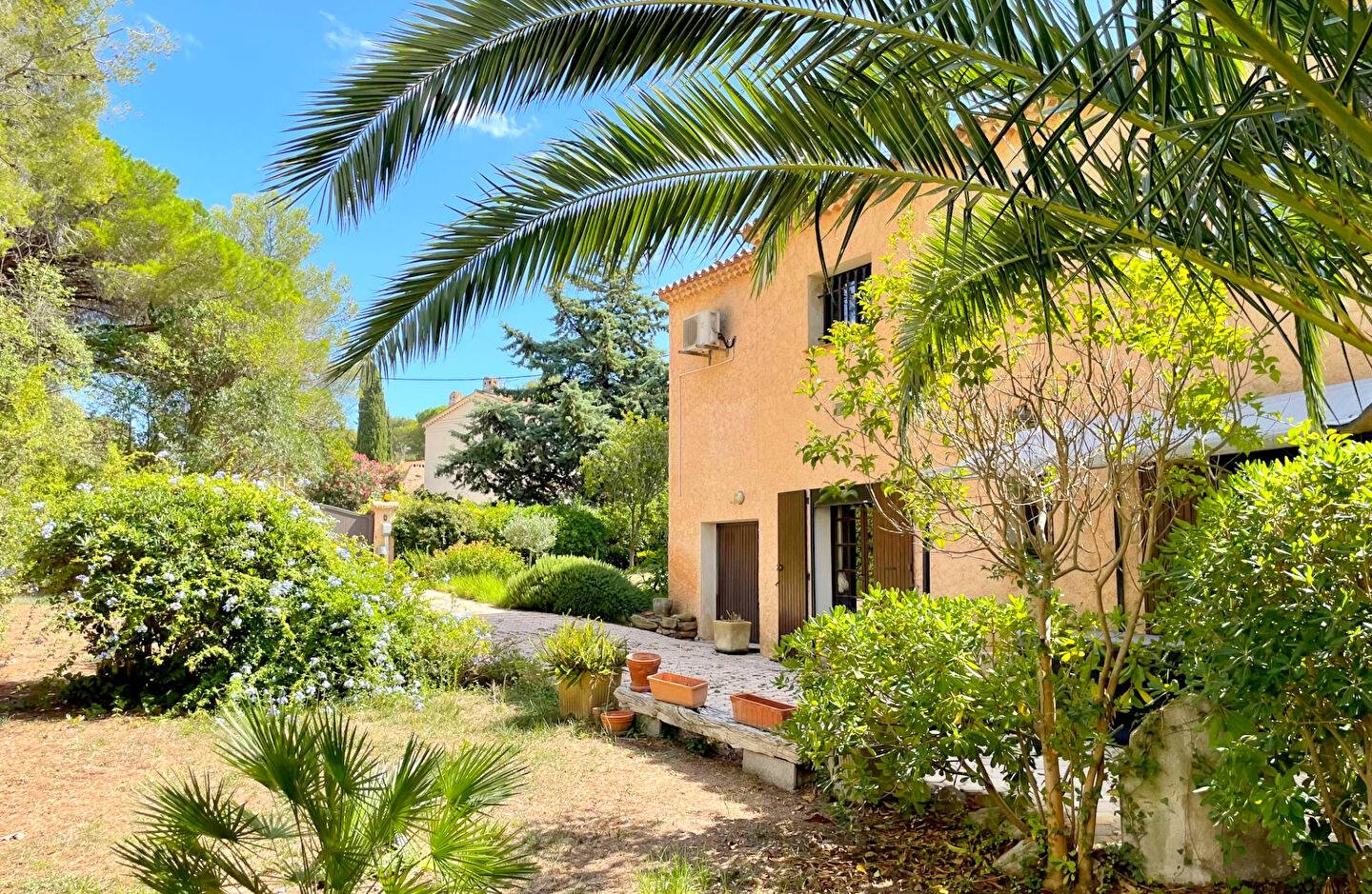 Maison de charme à vendre dans le quartier mandréen de Marégau