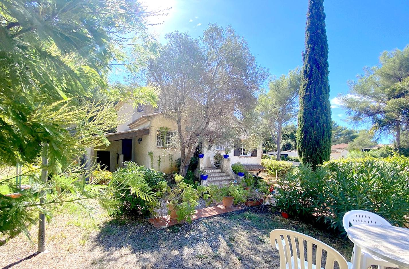 Villa des années 70 à vendre à côté de la forêt de la Renardière à Saint-Mandrier