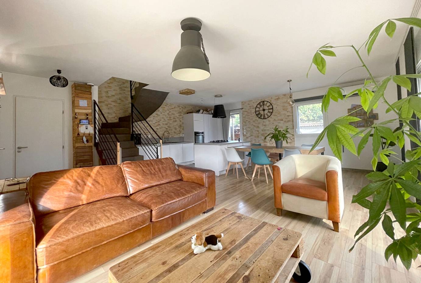 Belle propriété contemporaine de forme cubique à vendre à La Seyne