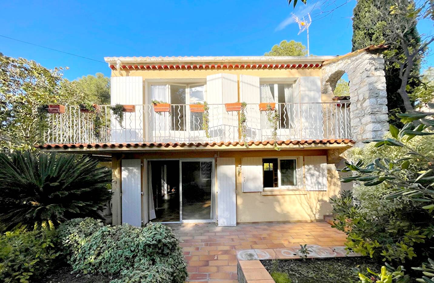 Maison de famille à vendre dans un village de la côte méditerranéenne