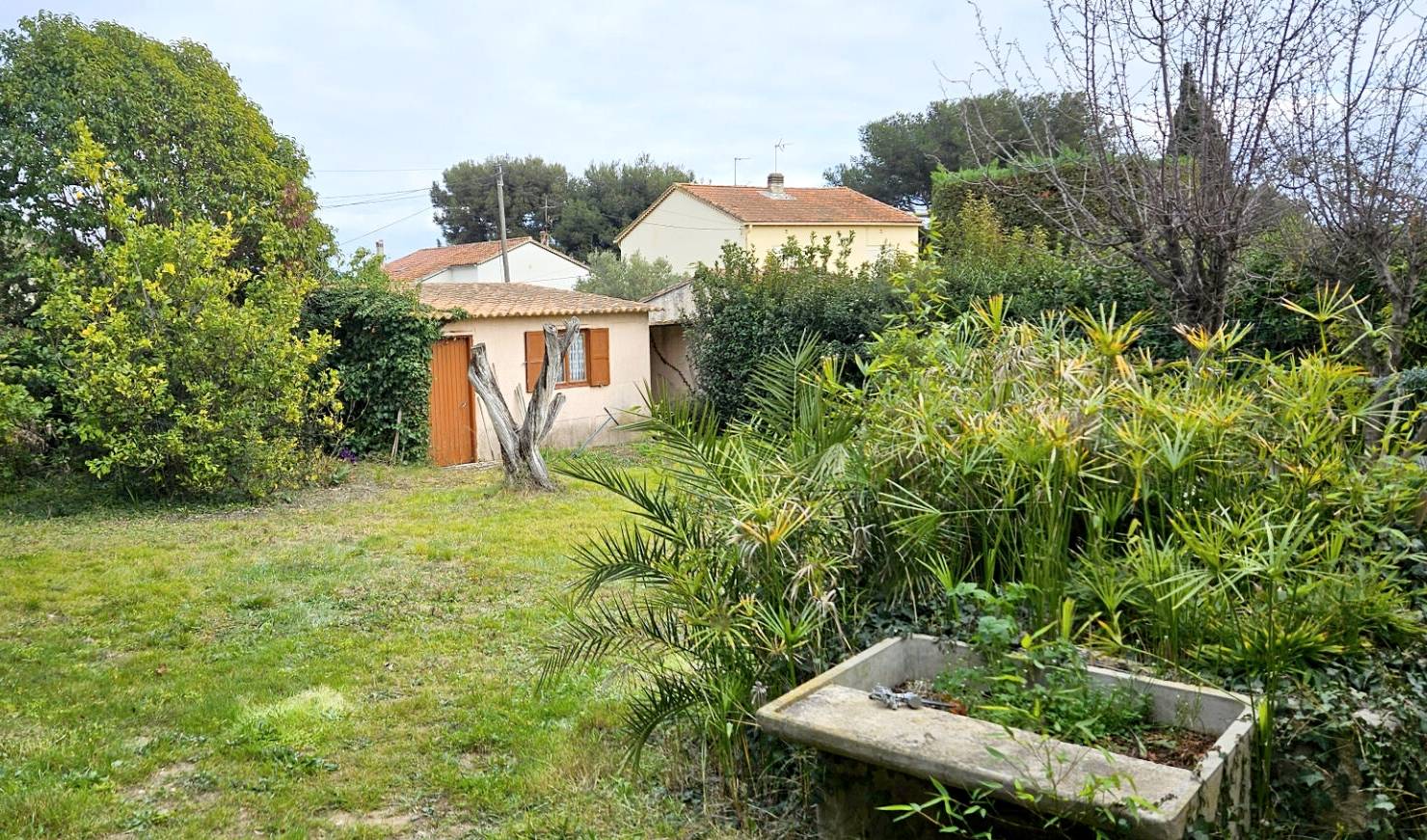 Maison avec grand jardin à vendre à 5 minutes de la Corniche de Tamaris