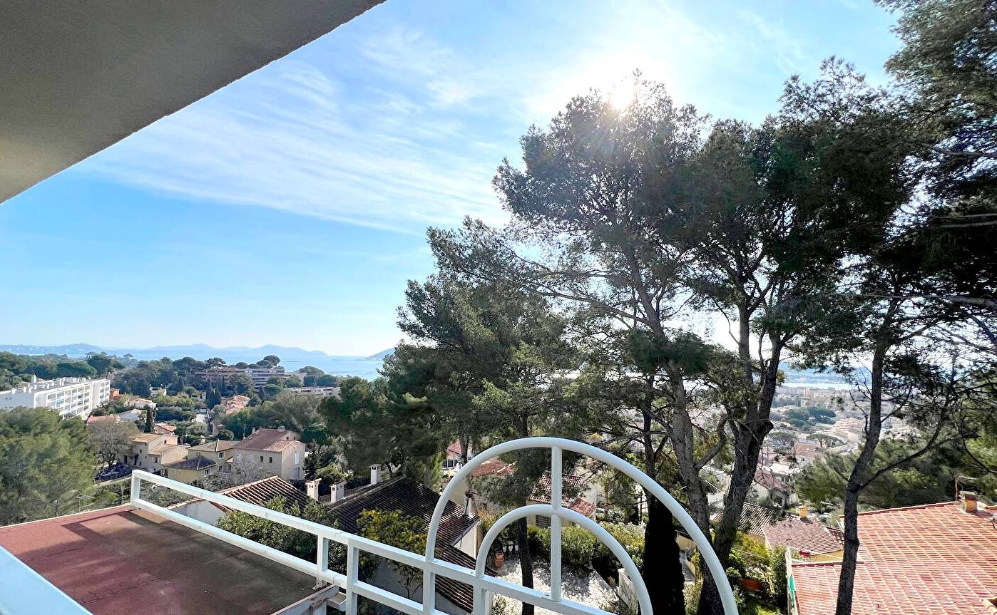 Appartement duplex avec vue mer à vendre sur les hauteurs de l'Evescat à La Seyne-sur-Mer