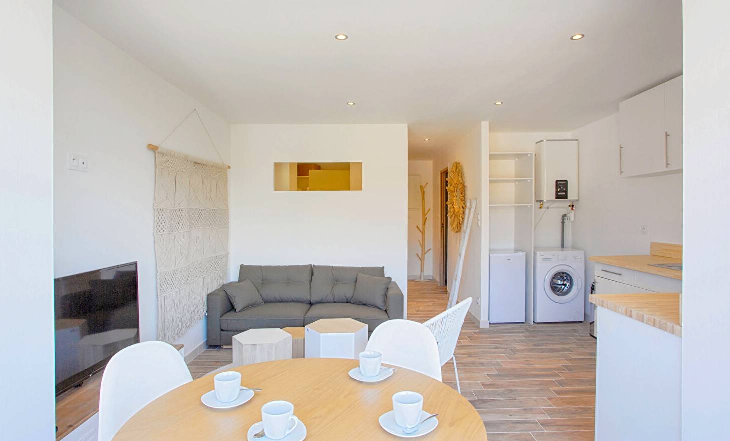 Appartement rénové à vendre au village de Pin Rolland à Saint-Mandrier-sur-Mer