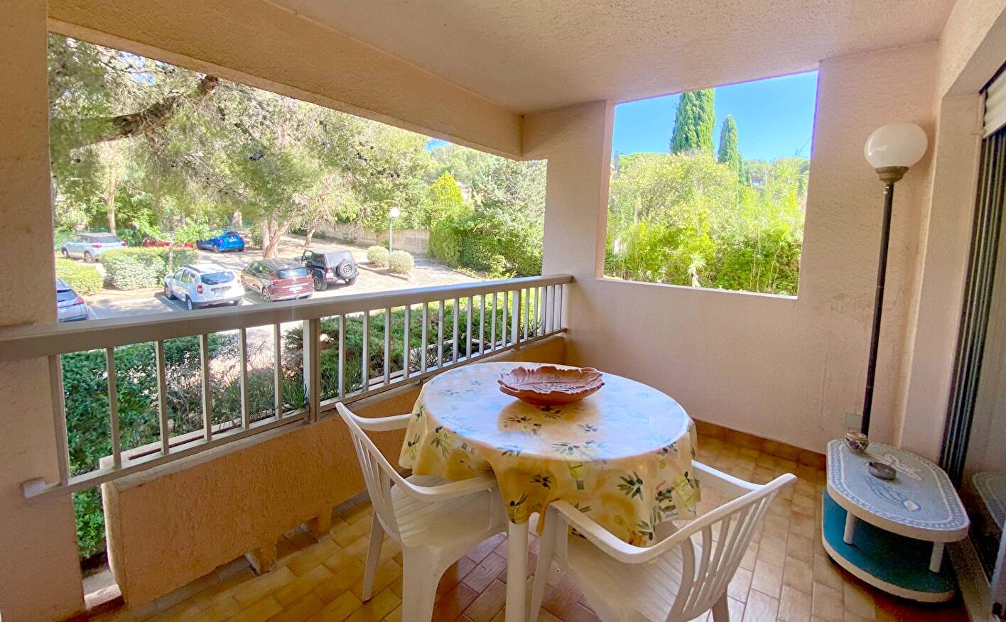 Appartement avec grande terrasse à vendre sur l'Avenue de la Mer à Saint-Mandrier