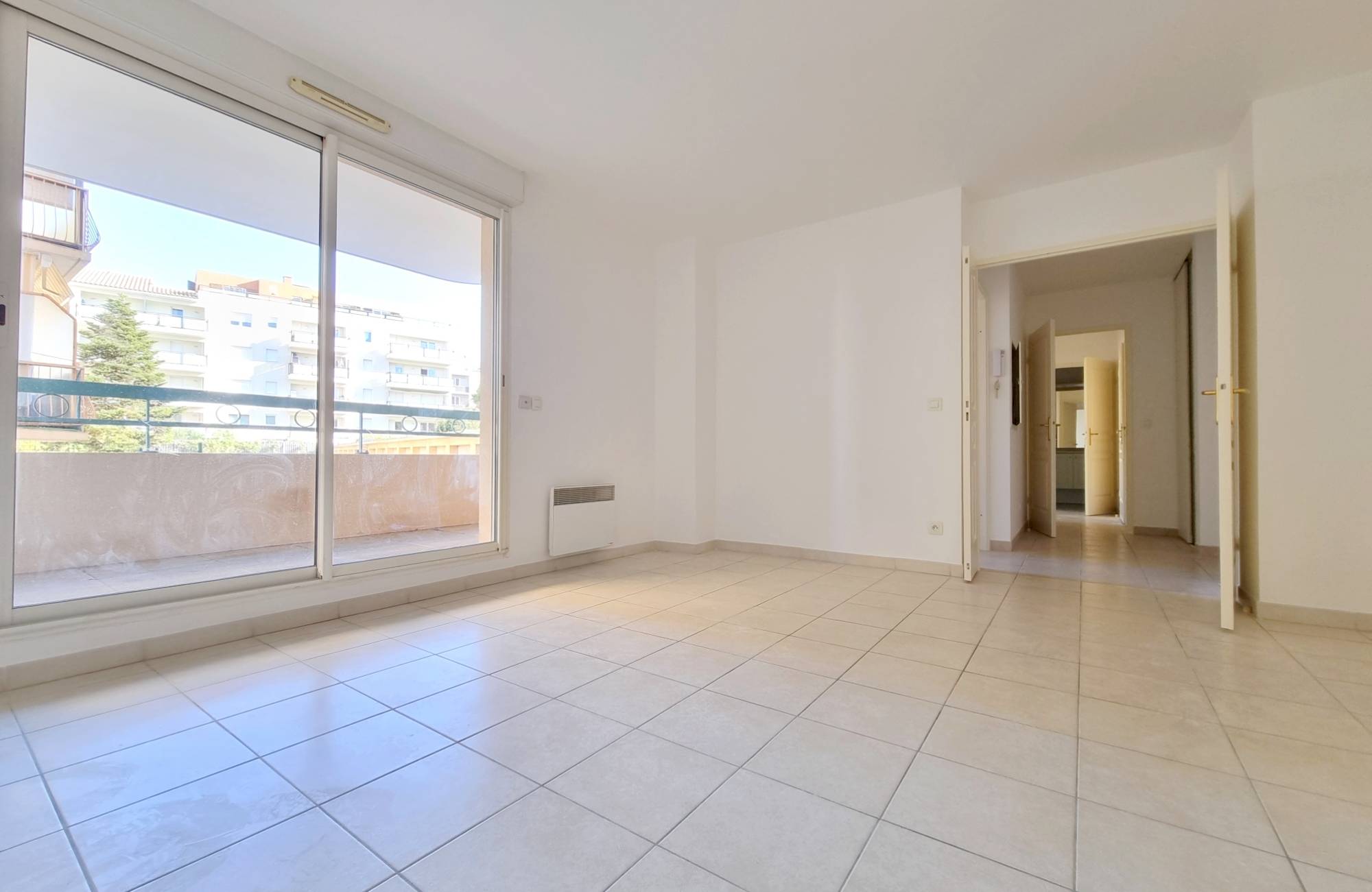 Appartement T3 en très bon état à vendre à proximité de la colline de Tamaris