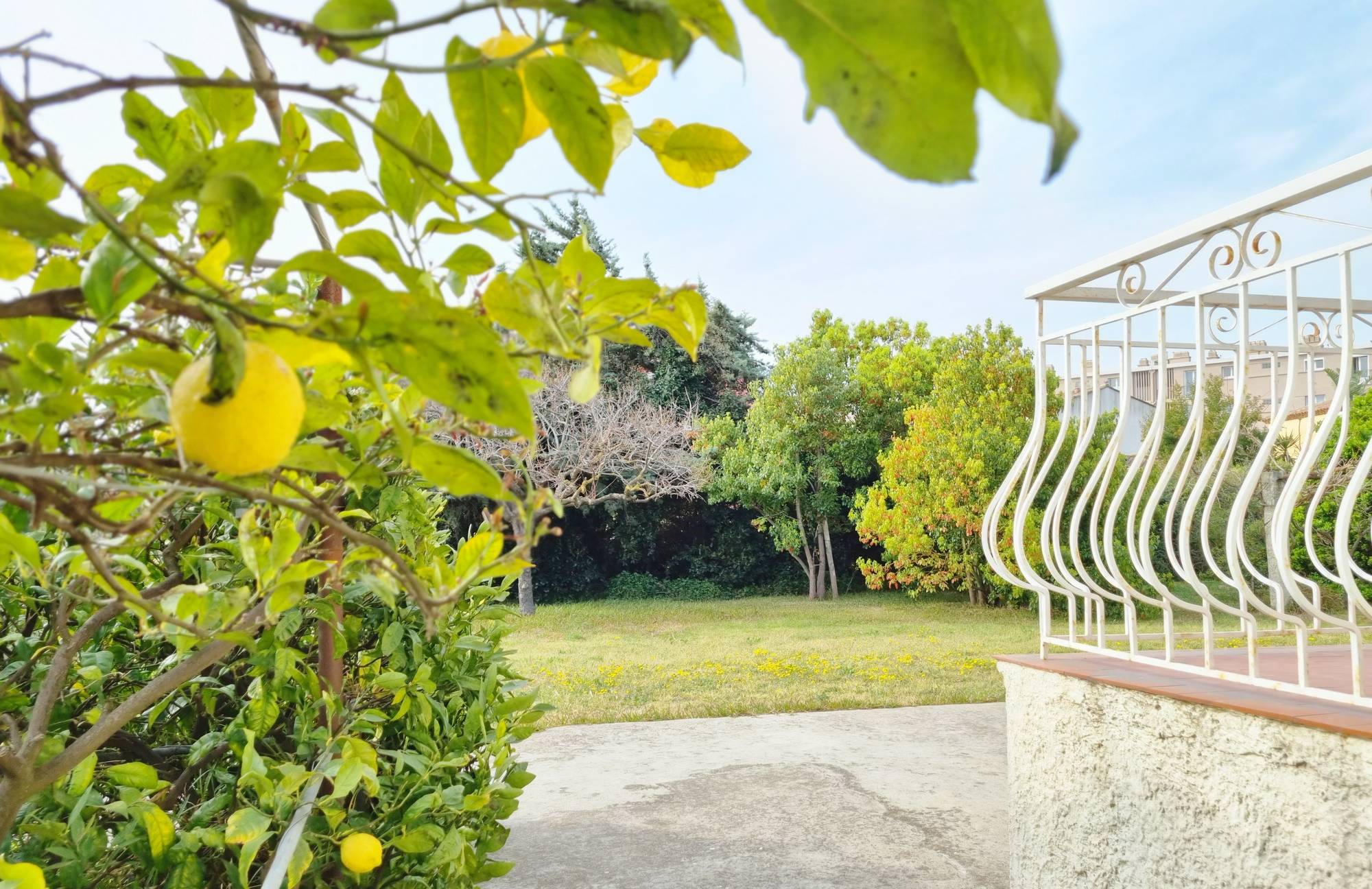 Maison avec un terrain piscinable à vendre dans un chemin au calme de La Seyne Sud