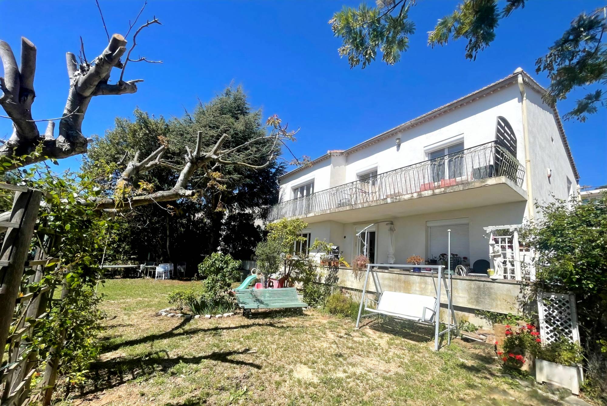 Propriété de deux appartements pour de l'investissement locatif à vendre dans le quartier balnéaire de Tamaris-sur-Mer