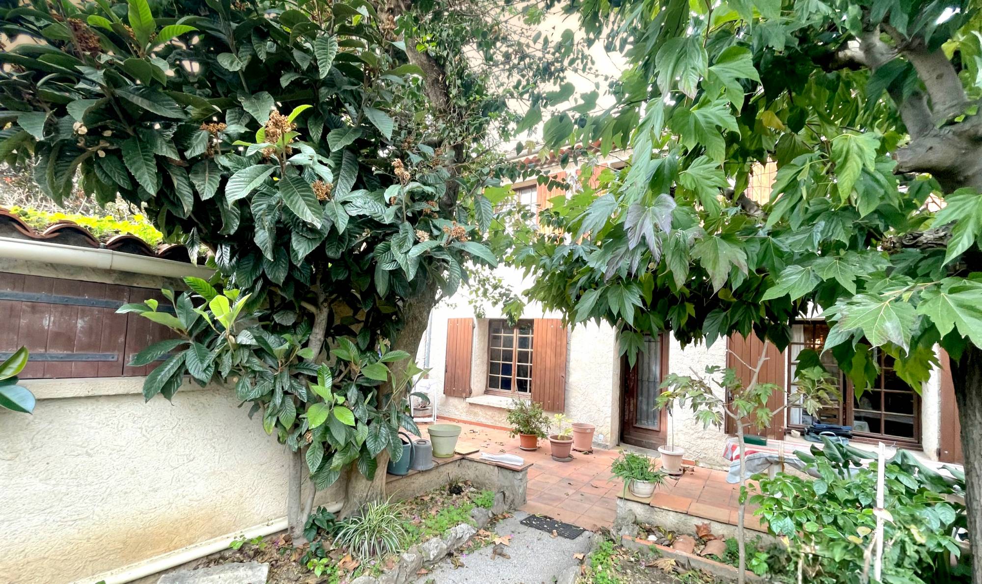 Maison de ville huit pièces avec jardin et garage à vendre à La Seyne, centre-ville