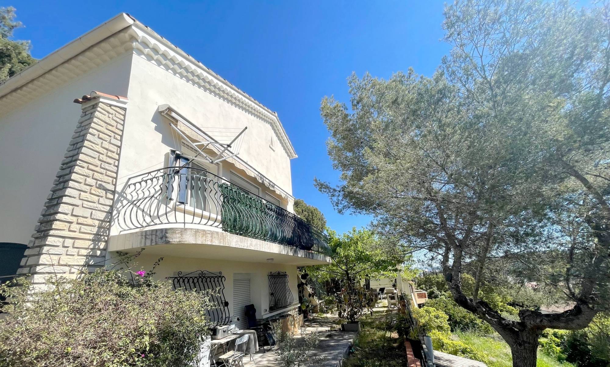 Pavillon avec terrain arboré à vendre à La Seyne-sur-Mer, secteur Pont de Fabre