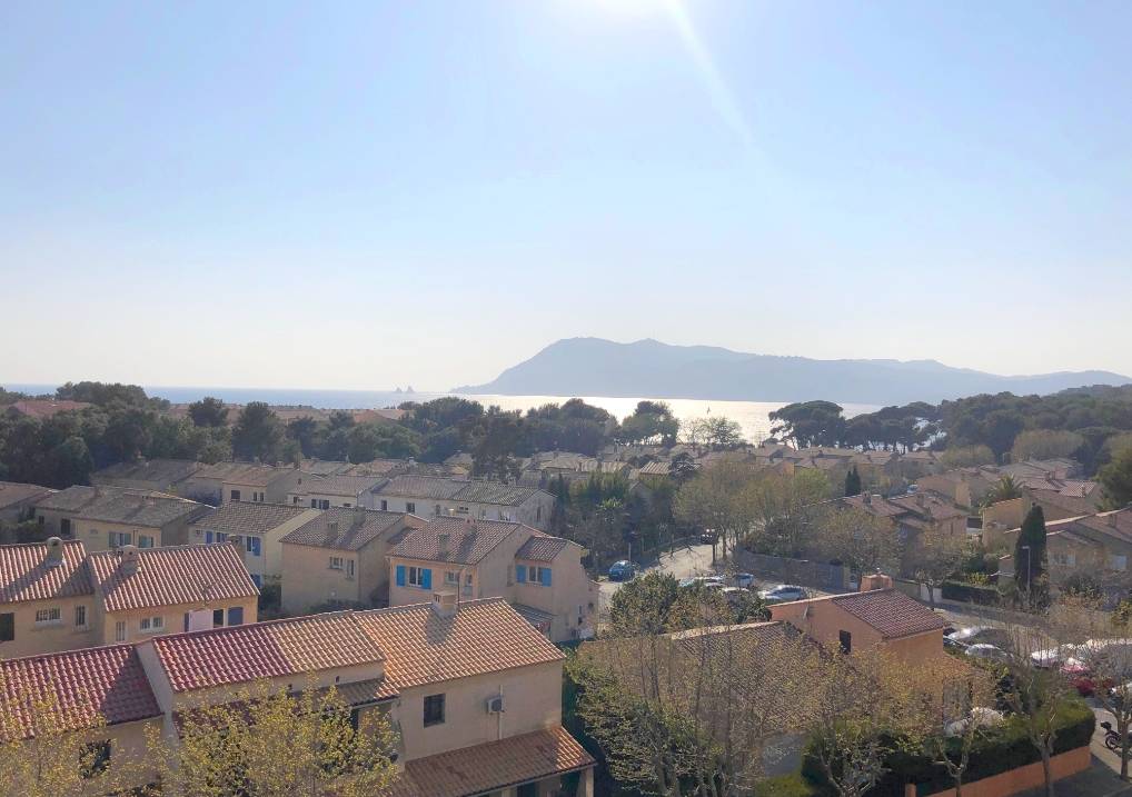 Vue mer panoramique sur l'Anse des Sablettes