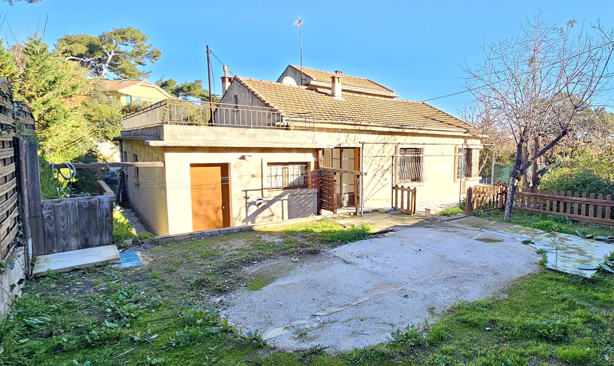 Pavillon familial de trois chambres à vendre quartier Pont de Fabre à La Seyne