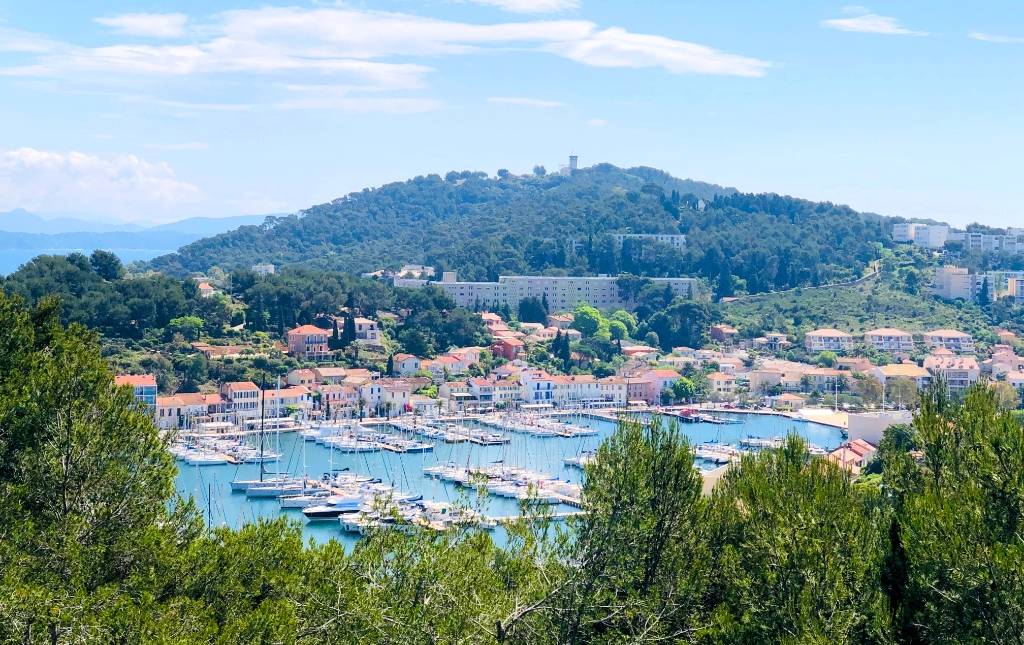 Sublime villa atypique avec vue mer de la Baie du Lazaret