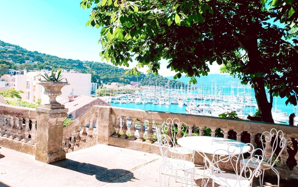 Sublime demeure du XIXème siècle, l'une des premières maisons du village