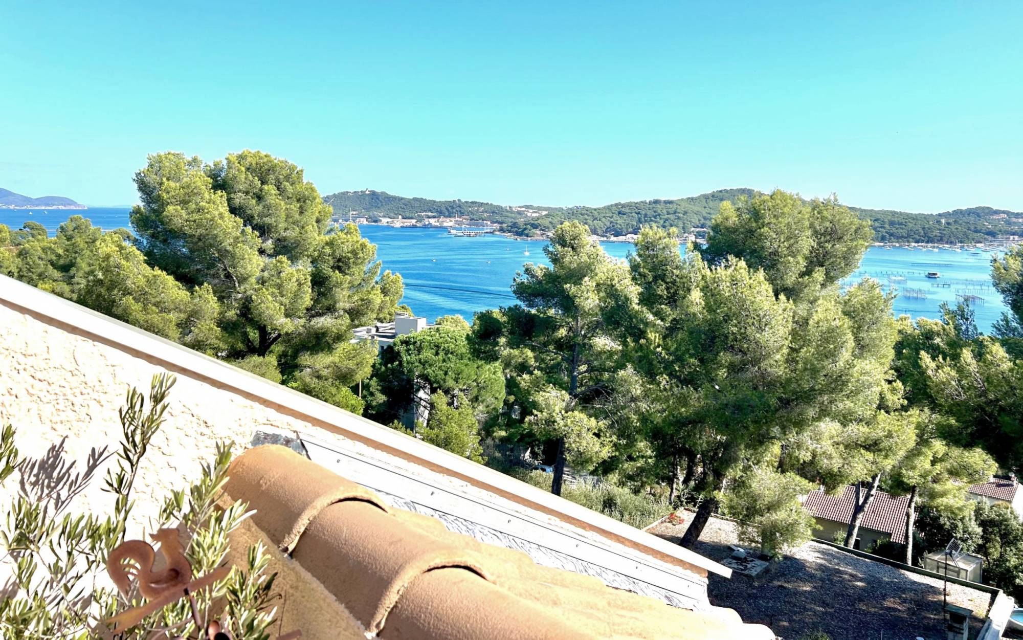 Appartement avec vue mer panoramique à vendre sur la colline de Tamaris