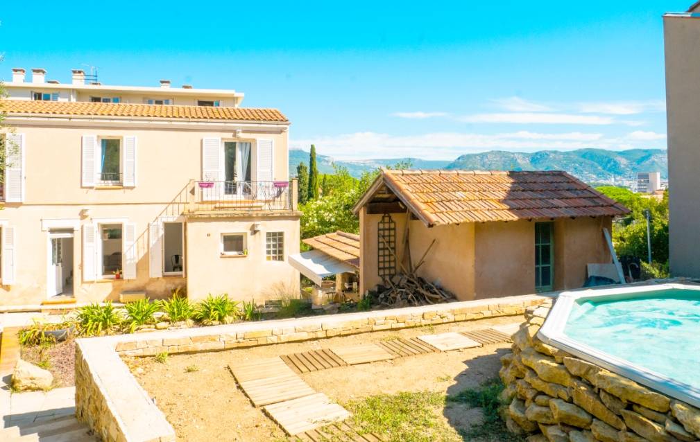 Maison de pierre à vendre proche du centre-ville de La Seyne