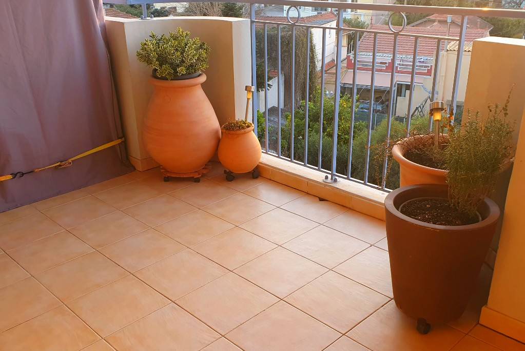 Appartement T2 avec terrasse à vendre dans résidence avec ascenseur