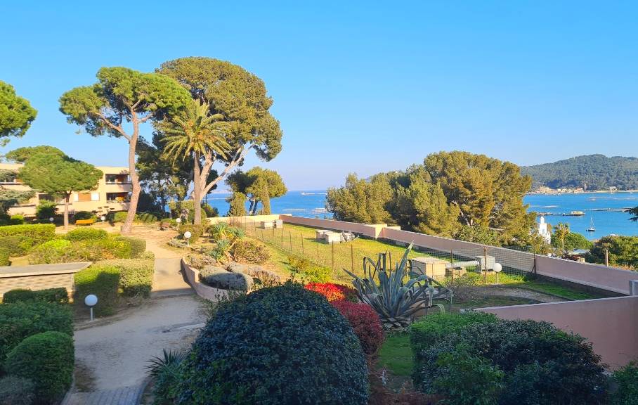 Appartement avec vue sur la Baie du Lazaret