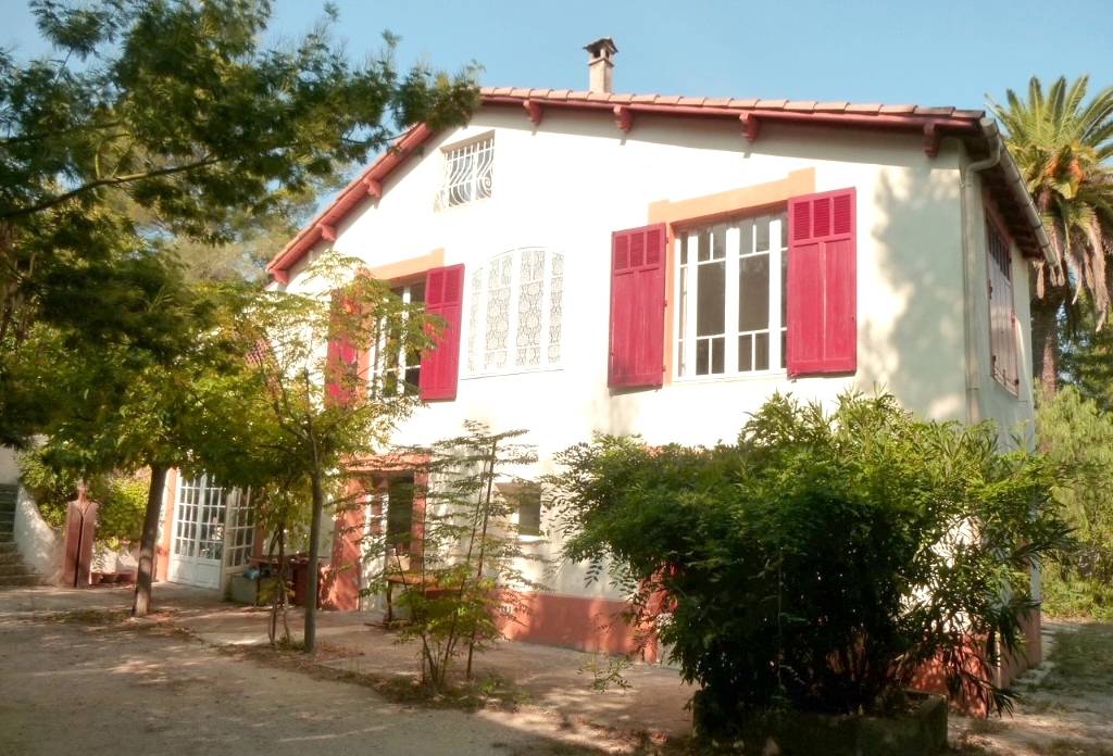 Maison de charme des années 1900 à vendre à proximité de Tamaris