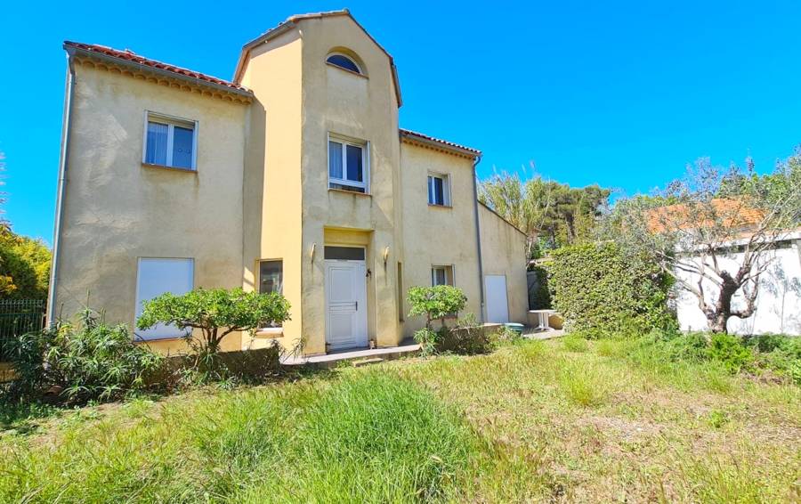 Villa de maître à vendre à 200 mètres de la plage de Mar Vivo