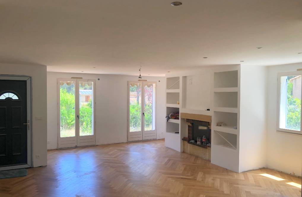 Maison individuelle avec garage à vendre en lotissement quartier de Janas