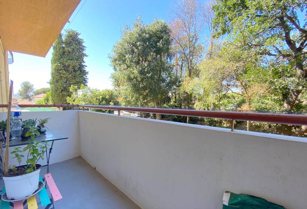 Appartement avec terrasse à vendre impasse Fontainebleau à La Seyne