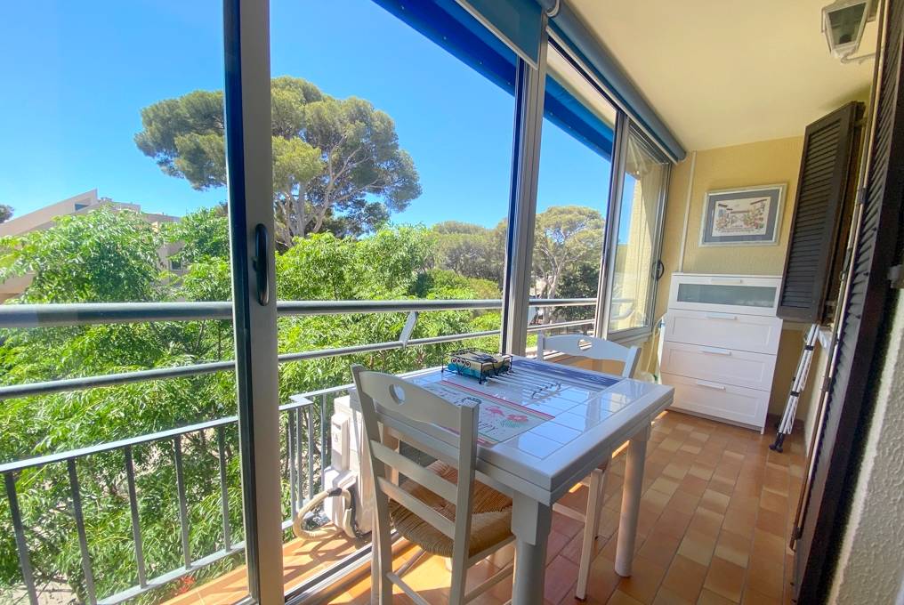 Appartement T2 avec terrasse fermée à vendre aux Sablettes