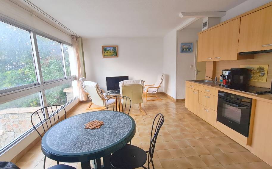 Appartement deux pièces avec garage à vendre à Saint-Mandrier