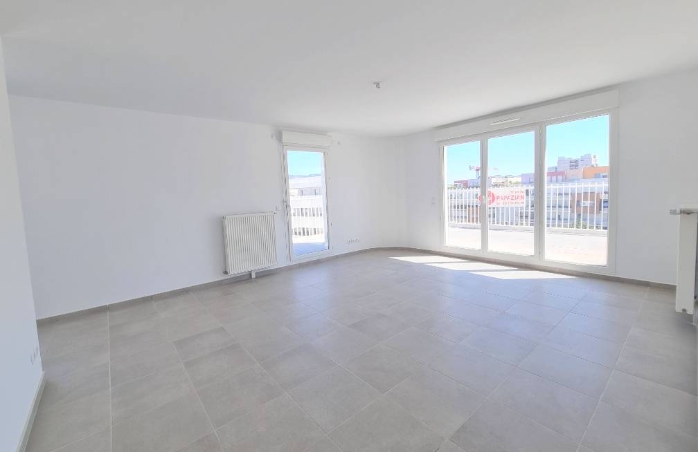 Appartement T4 en dernier étage à vendre quartier Porte Marine