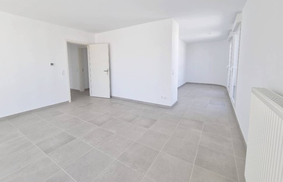 Appartement avec garage PMR en sous-sol à vendre sur la côte seynoise