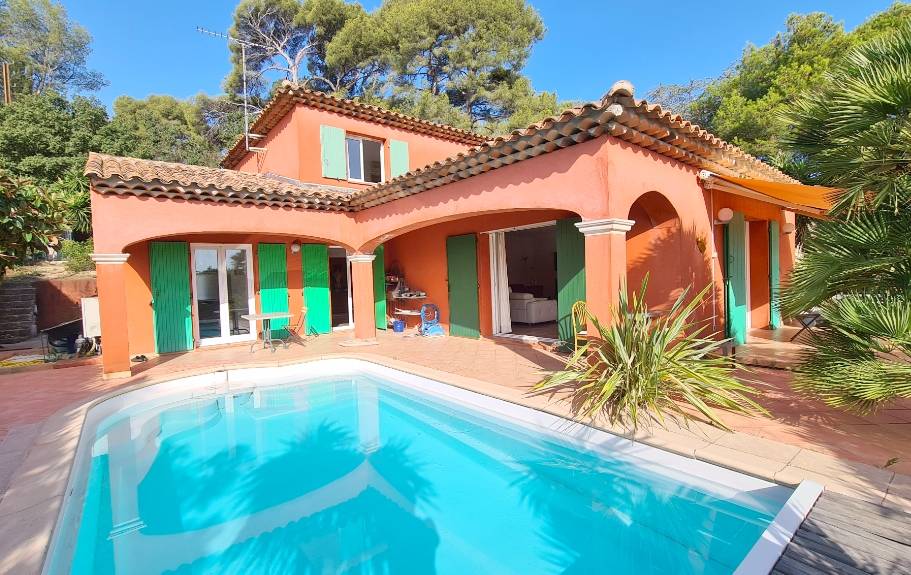 Propriété californienne avec piscine à vendre à La Seyne-sur-Mer