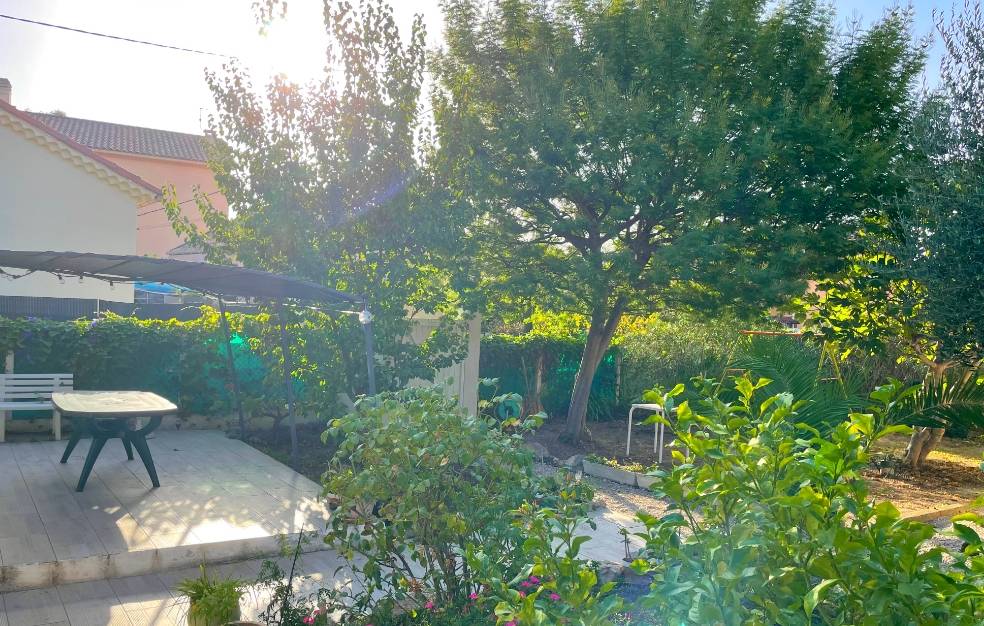 Maison avec jardin à vendre sur le Chemin de La Seyne à Bastian