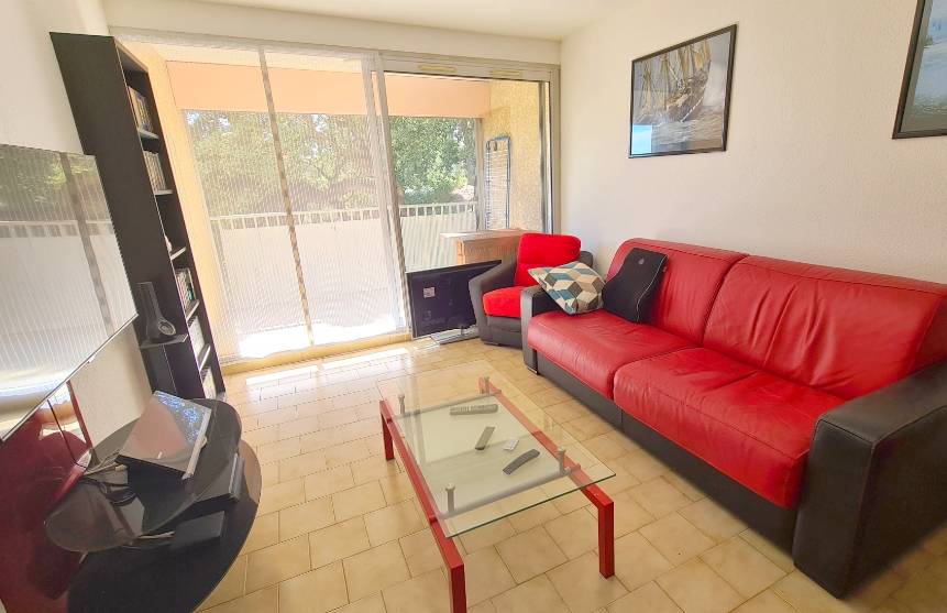 Appartement deux pièces avec terrasse à vendre Avenue de la Grande Maison