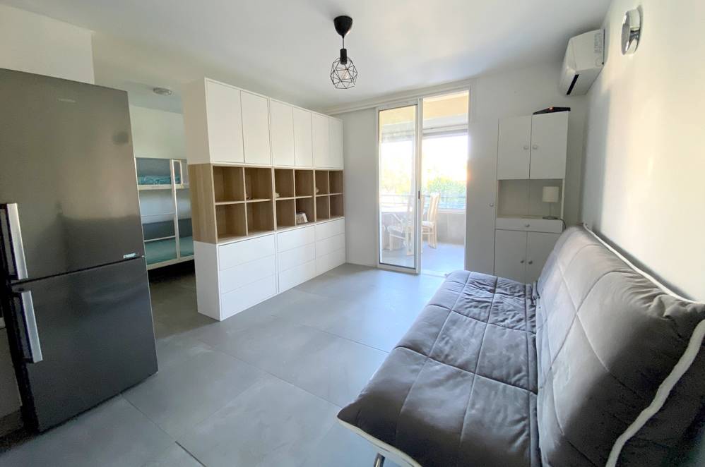 Appartement climatisé avec terrasse fermée à vendre Avenue Noël Verlaque à La Seyne-sur-Mer