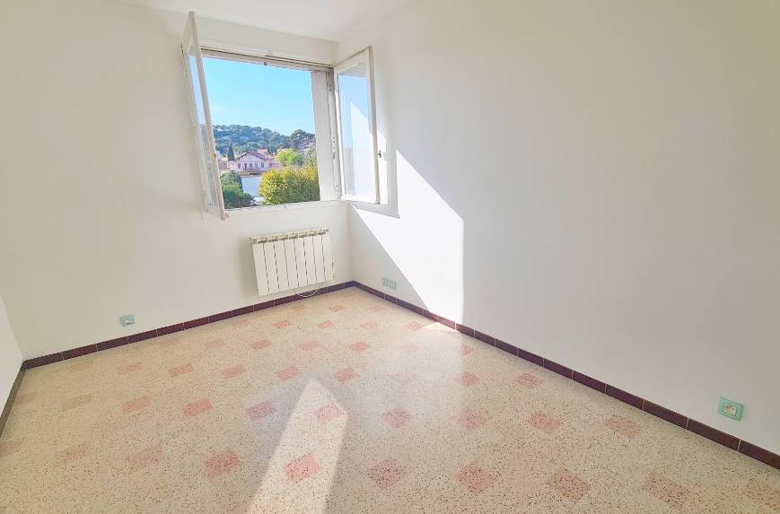 Appartement à vendre avec garage et cave à proximité du Boulevard du 4 Septembre