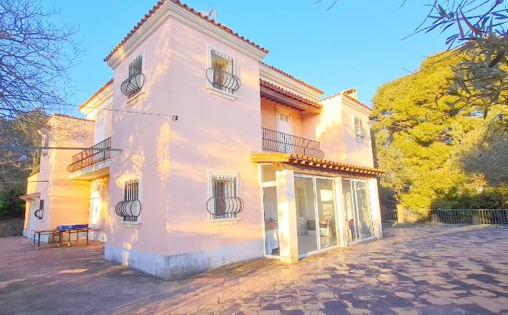 Maison de maître des années 30 à vendre à La Seyne-sur-Mer, dans le Var