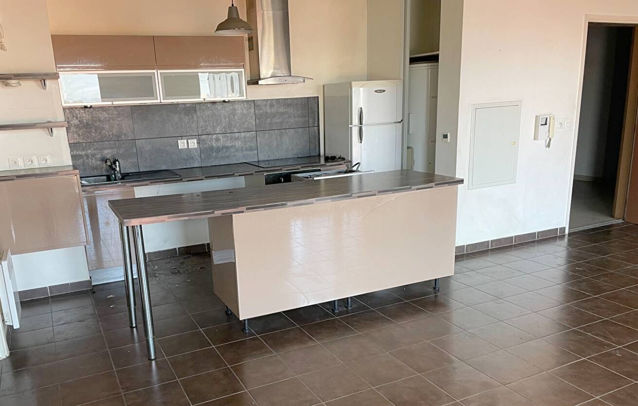 Appartement avec cuisine aménagée à vendre avenue Estienne d'Orves