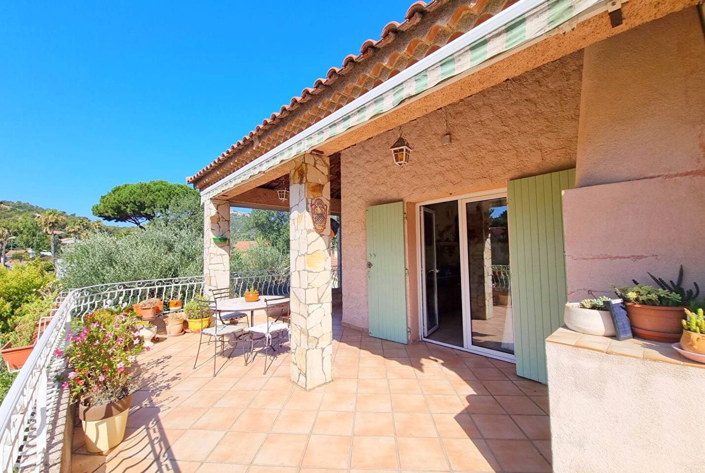 Haut de villa de cinq chambres à vendre à La Seyne-sur-Mer (Var)