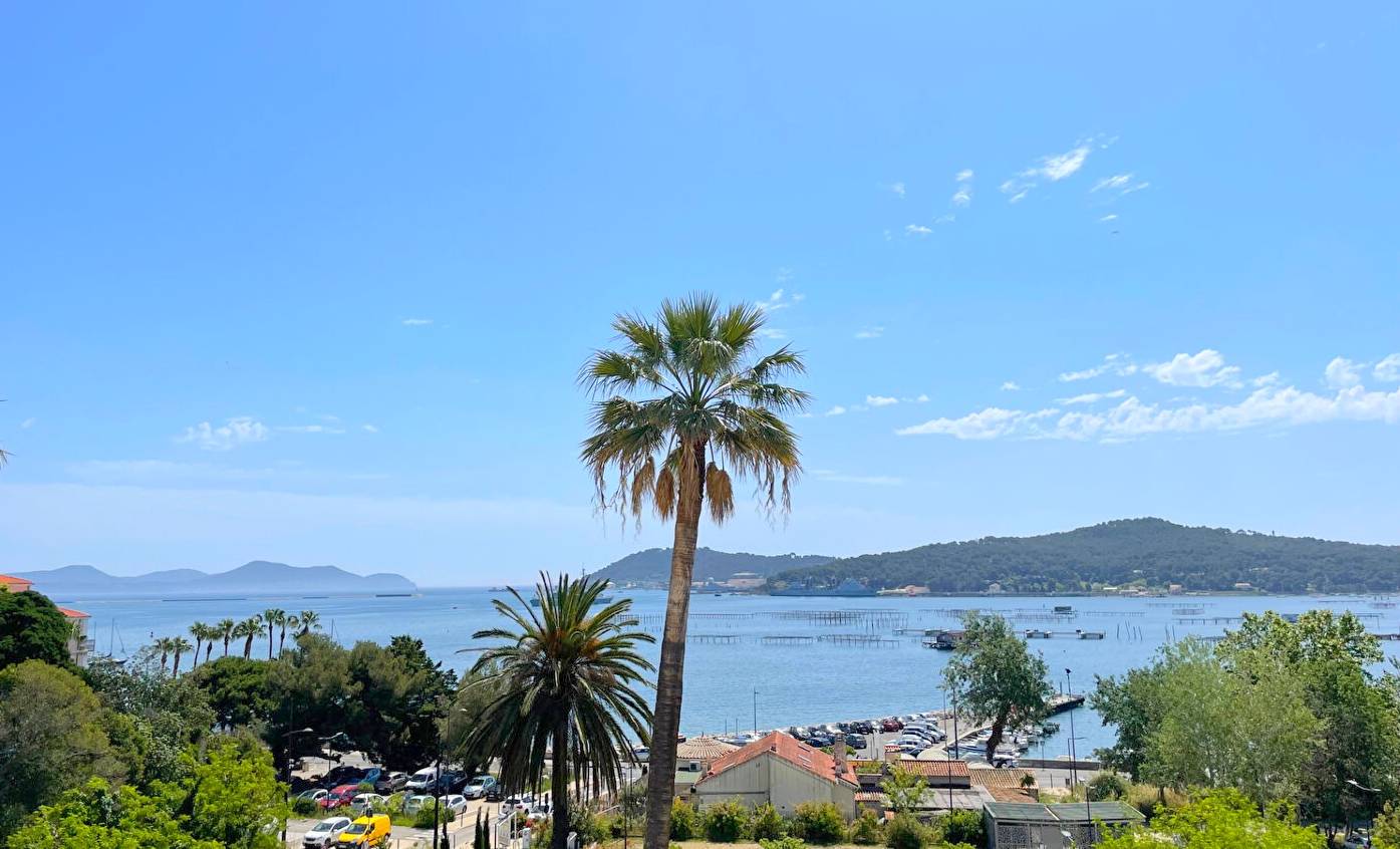 Appartement avec vue mer panoramique à vendre dans l'ancien hôtel des impôts de La Seyne-sur-Mer