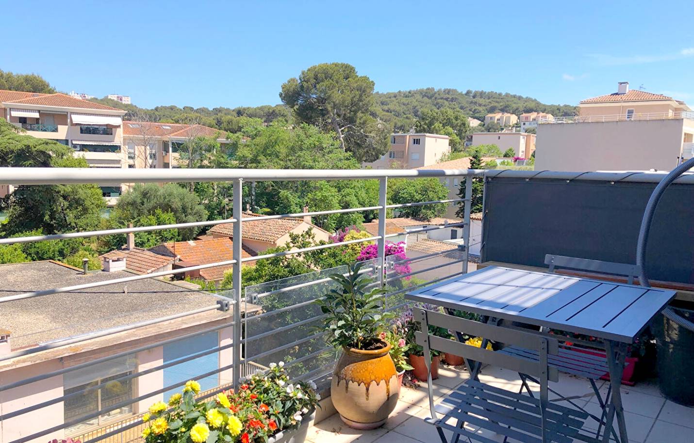 Appartement avec terrasse à vendre Avenue Général Carmille à La Seyne-sur-Mer