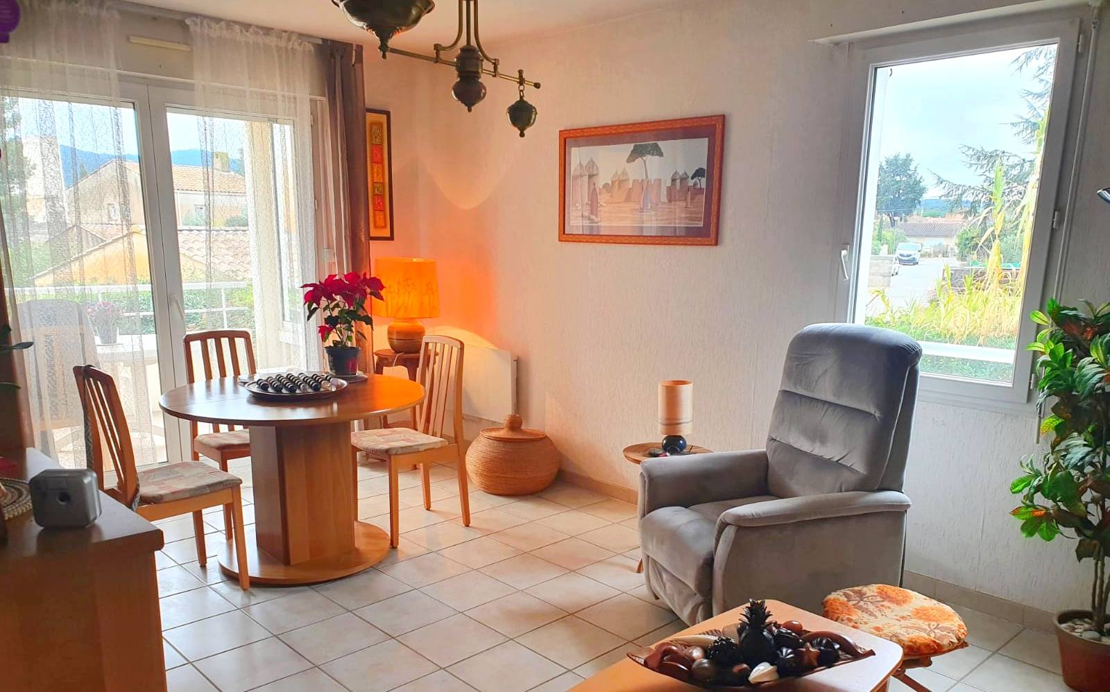 Grand appartement 3 pièces à vendre à proximité de Mar Vivo