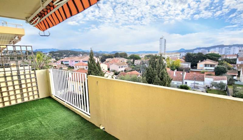 Appartement en dernier étage avec terrasse à vendre secteur Pas du Loup à La Seyne-sur-Mer