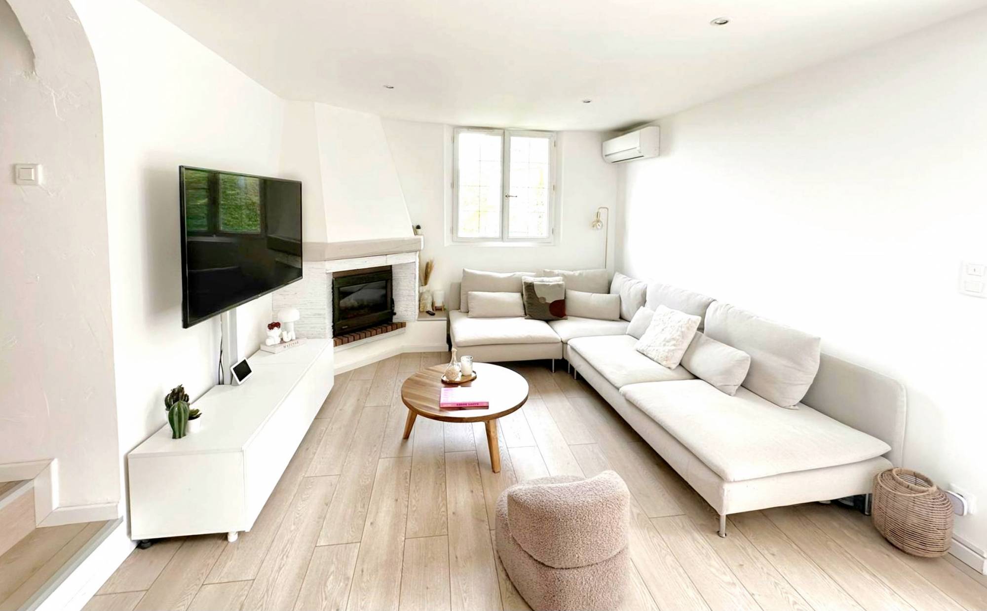 Appartement 3 pièces d'exception avec intérieur contemporain à vendre par notre agence immobilière