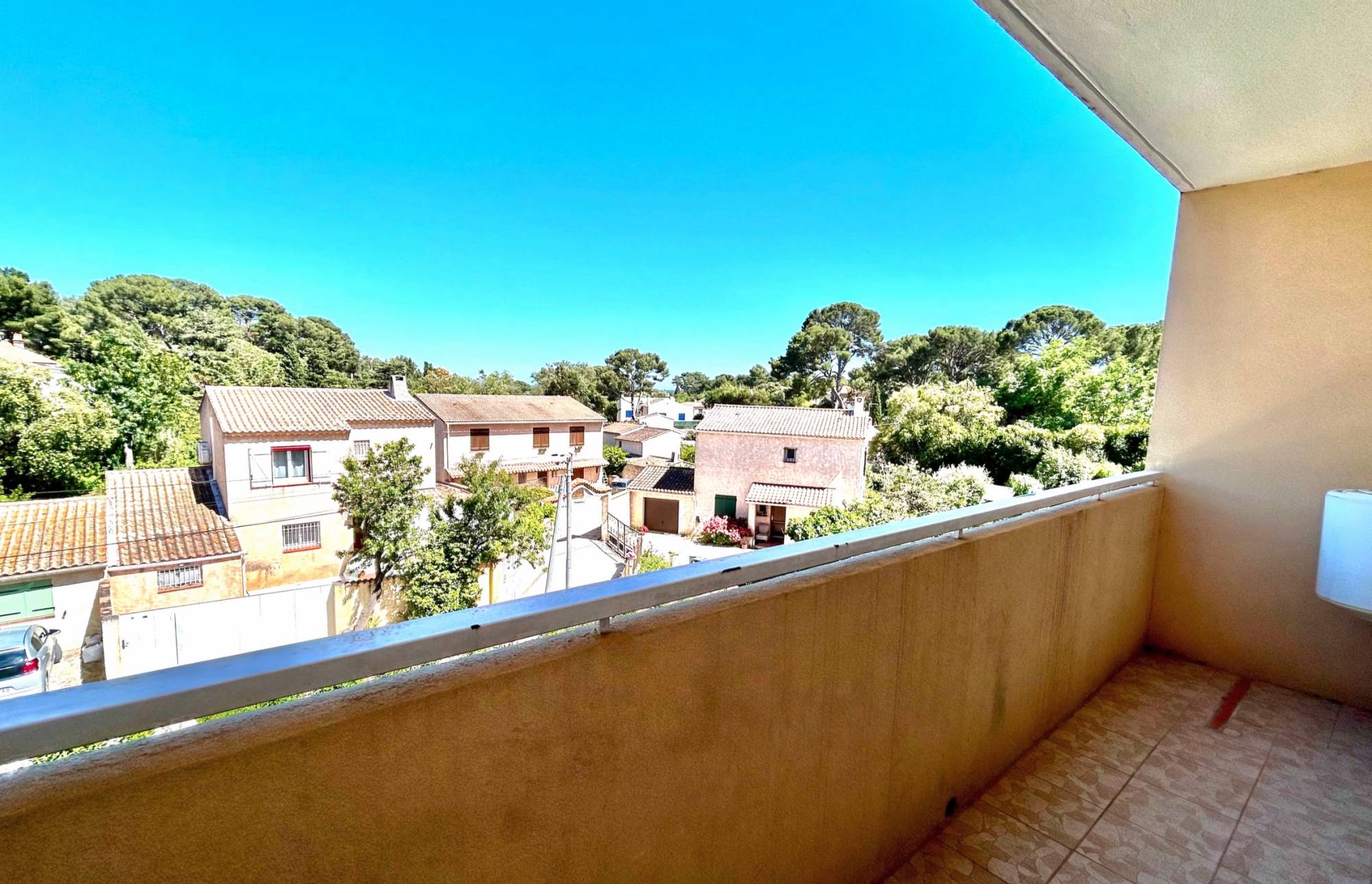 Appartement 2 pièces avec terrasse à vendre quartier de la Verne à La Seyne-sur-Mer