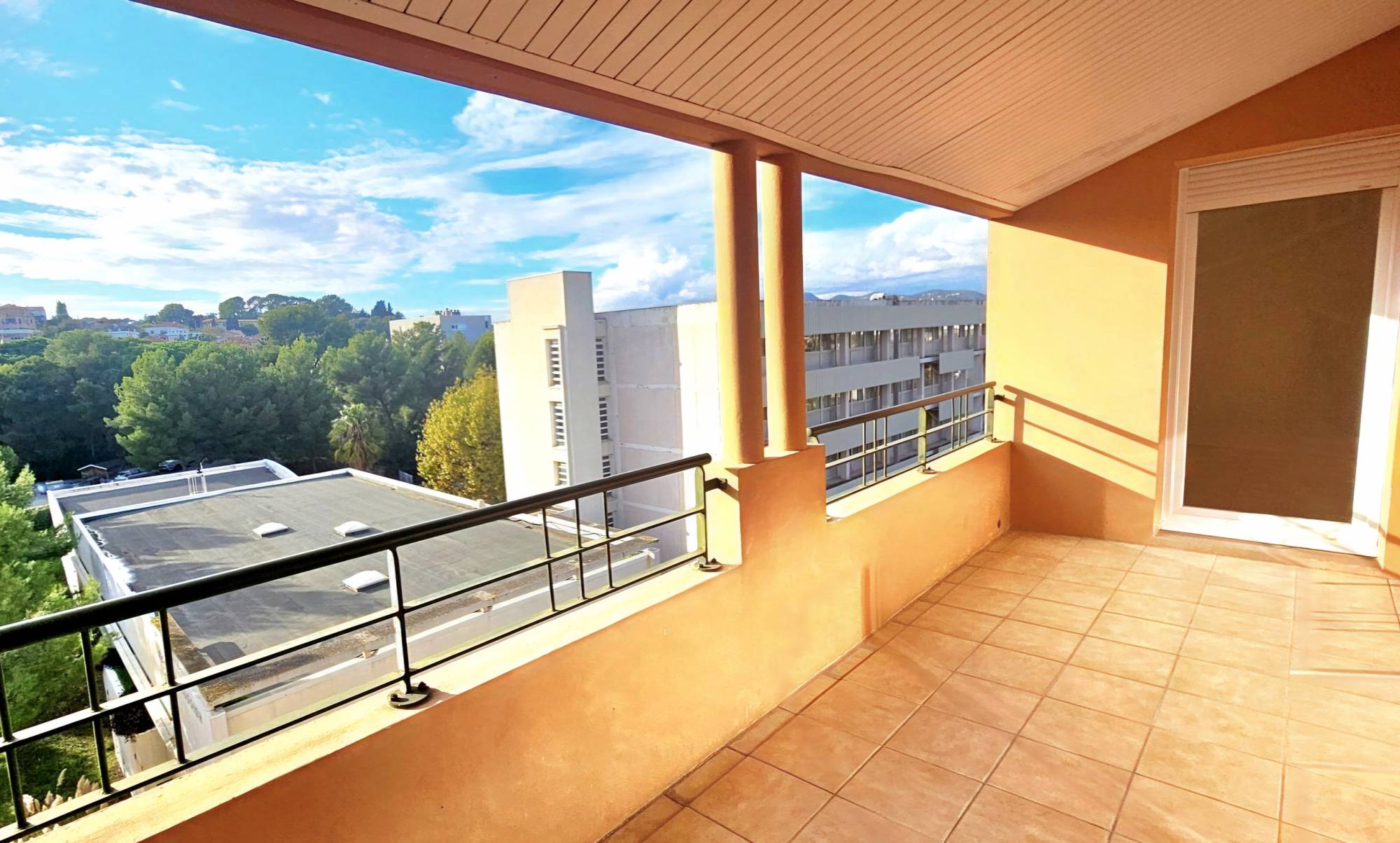 Appartement avec terrasse et garage à vendre à proximité du stade Valentini